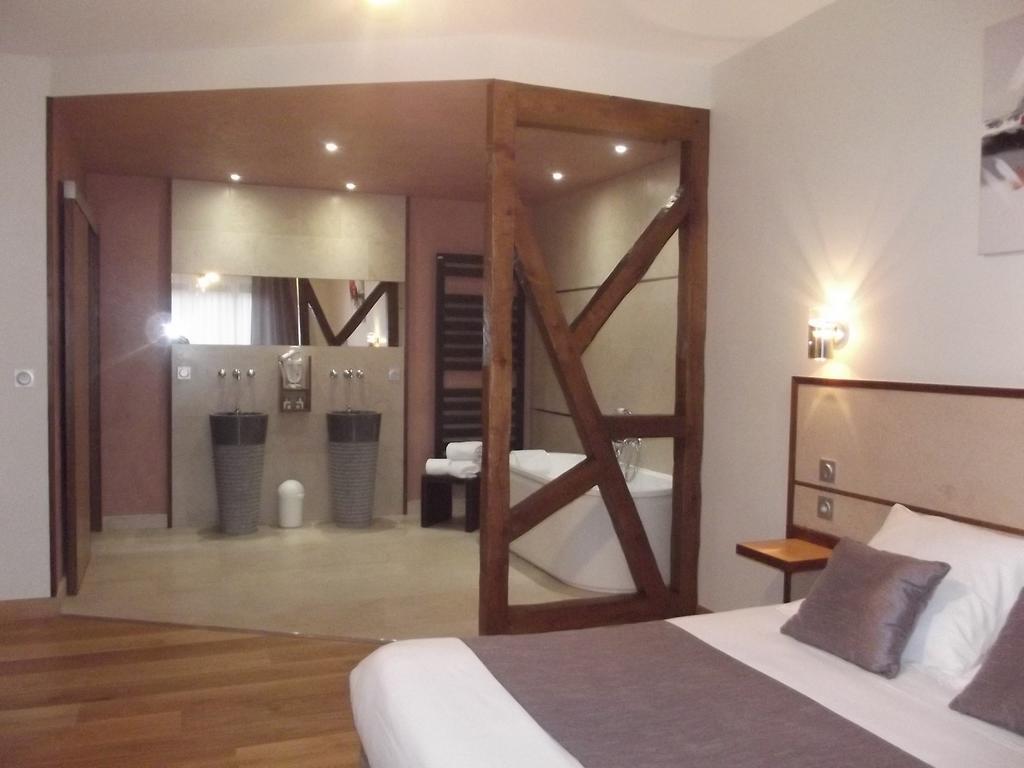 Auberge Des Moulins Pont-Les-Moulins Стая снимка