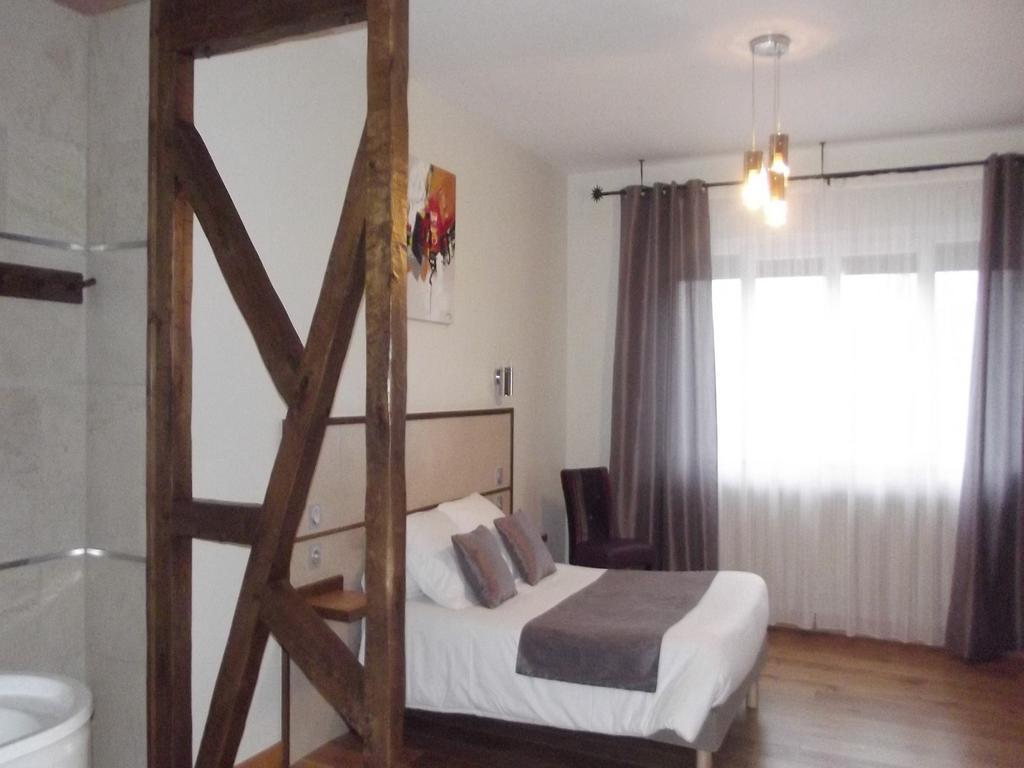 Auberge Des Moulins Pont-Les-Moulins Стая снимка